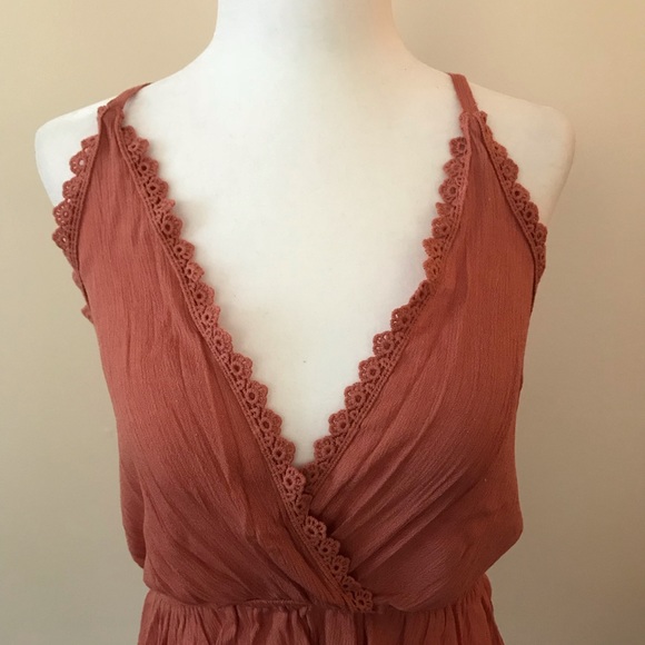 NWOT Flirty Keyhole Back Tank - Picture 3 of 5